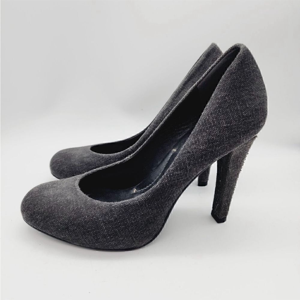 BCBG Black Textured Pumps with 3” Gold Accent Heels Size 7.5